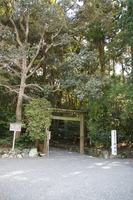 Medium_02　月讀宮　県道（御幸道路）側入口